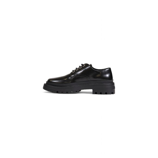 Zapato plano de polietileno negro Love Moschino