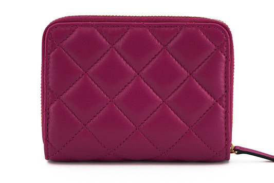 Cartera elegante de piel acolchada morada de Versace