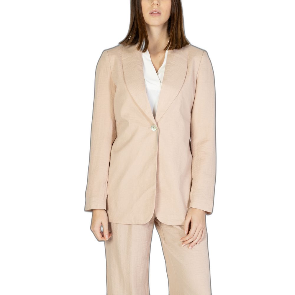 Customized Elegance: Made-for-You Luxury Suits for Men and Women