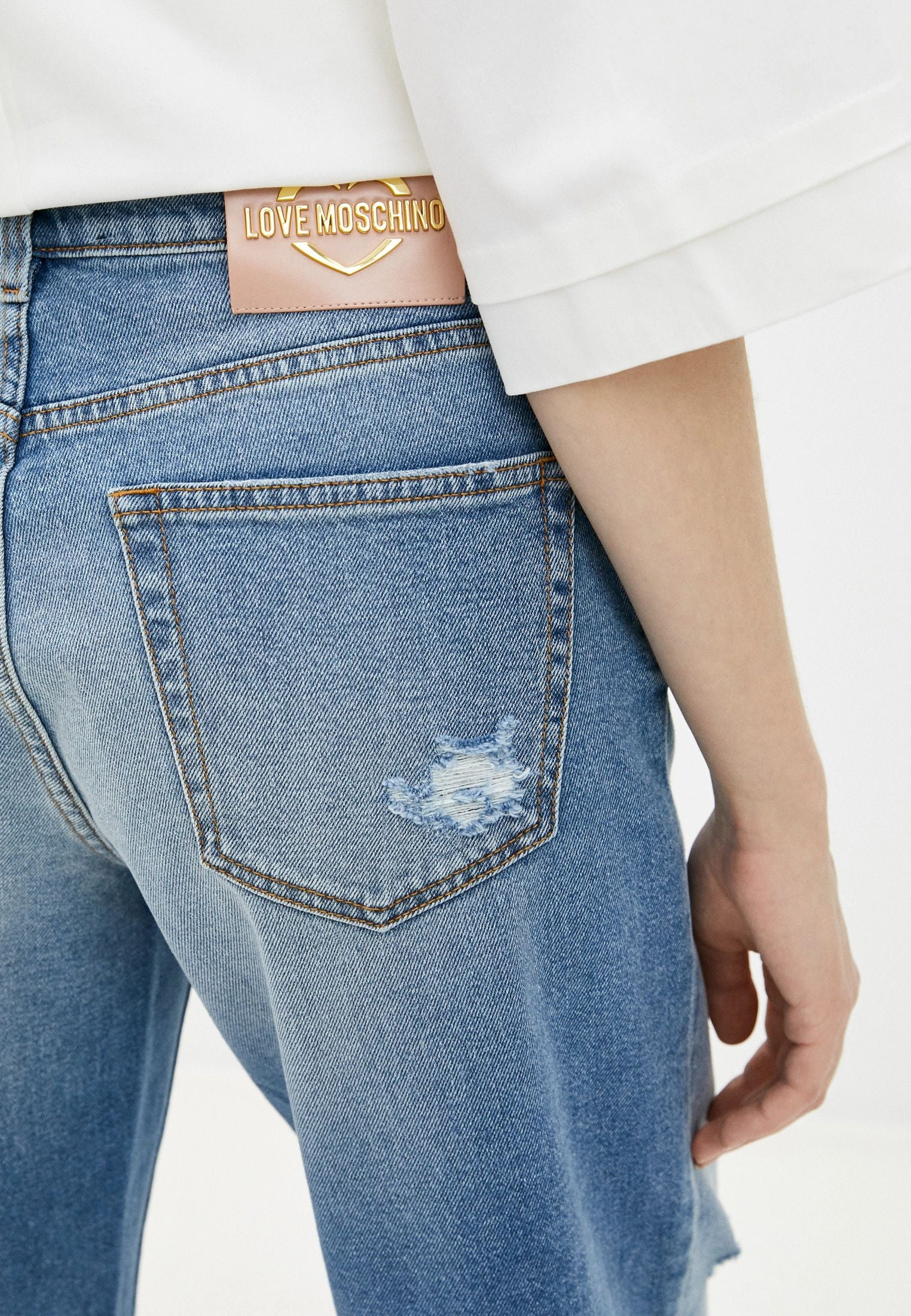 Chic Distressed Love Moschino Jeans